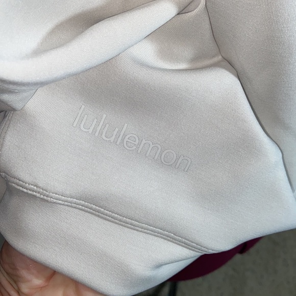 Lululemon Softstreme Perfectly Oversized Cropped Crew - Picture 9 of 10